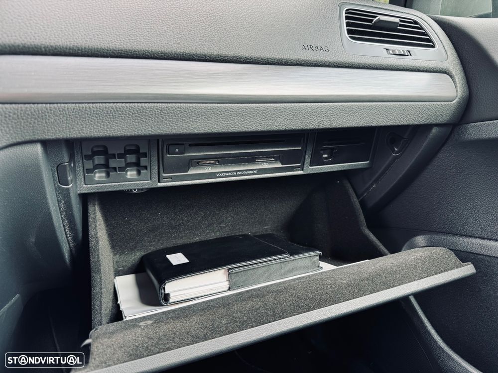 VW Golf 1.6 TDI Confortline - 24