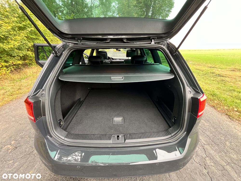 Volkswagen Passat - 13