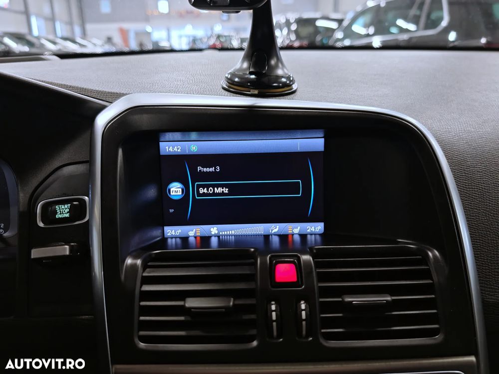 Volvo XC 60 2.4D AWD Aut. Momentum - 17