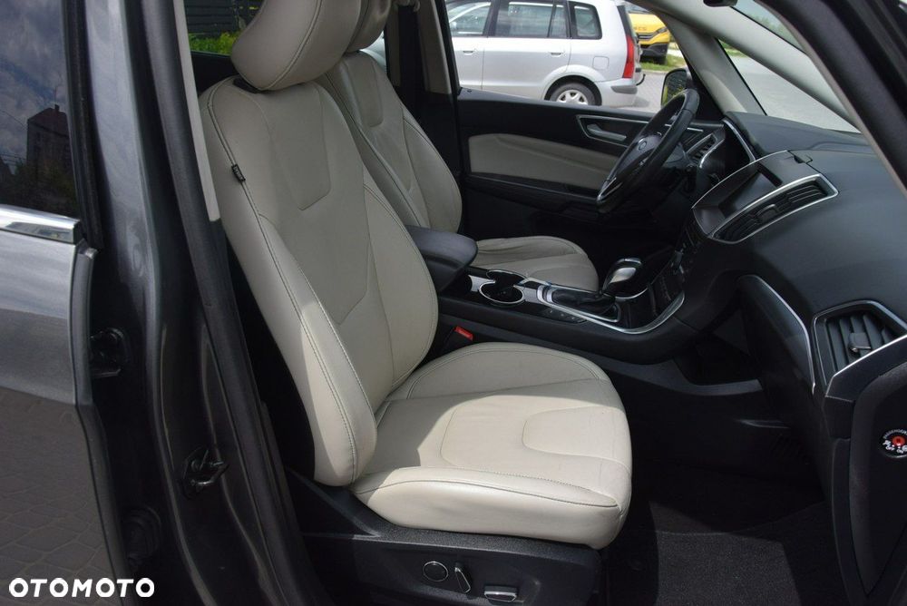 Ford S-Max - 32