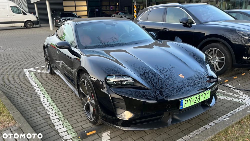 Porsche Taycan - 8