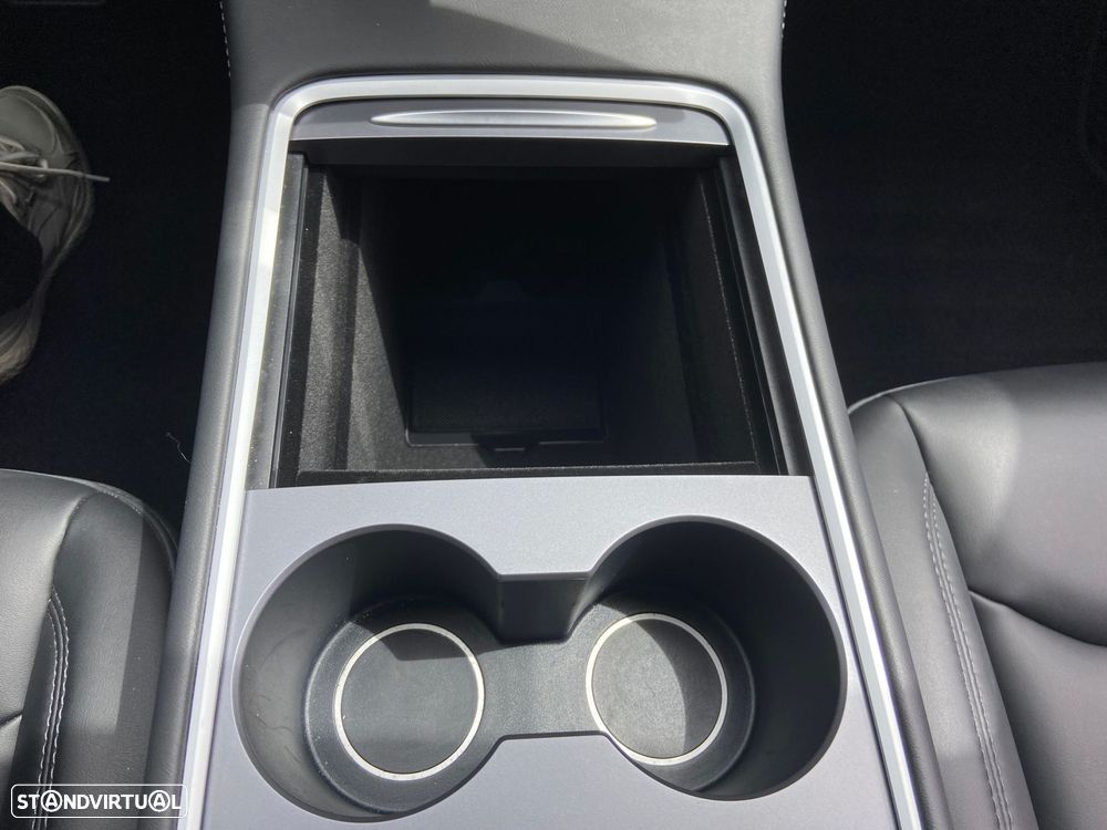 Tesla Model Y Long Range Dual Motor AWD - 18