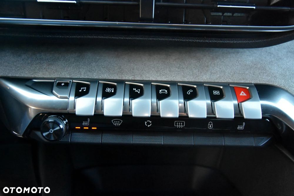 Peugeot 3008 1.6 PureTech HYbrid4 GT Line S&S EAT8 - 30