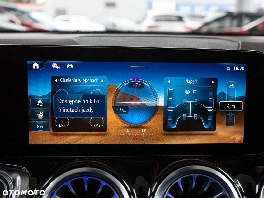 Mercedes-Benz GLB - 24