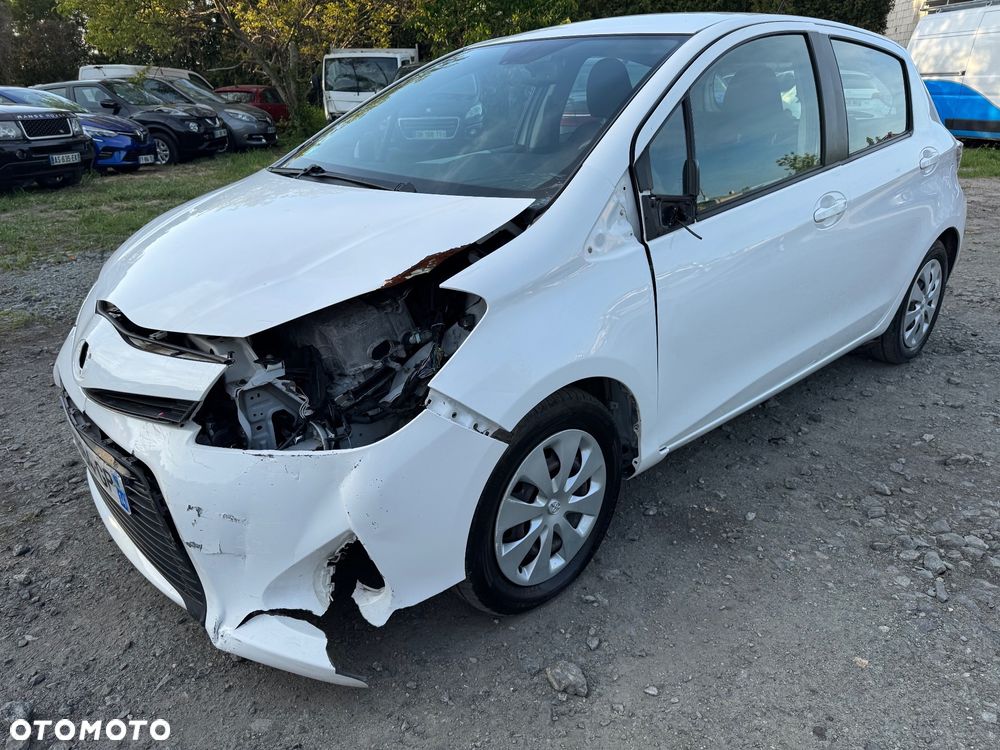 Toyota Yaris ver-hybrid-100-premium - 2