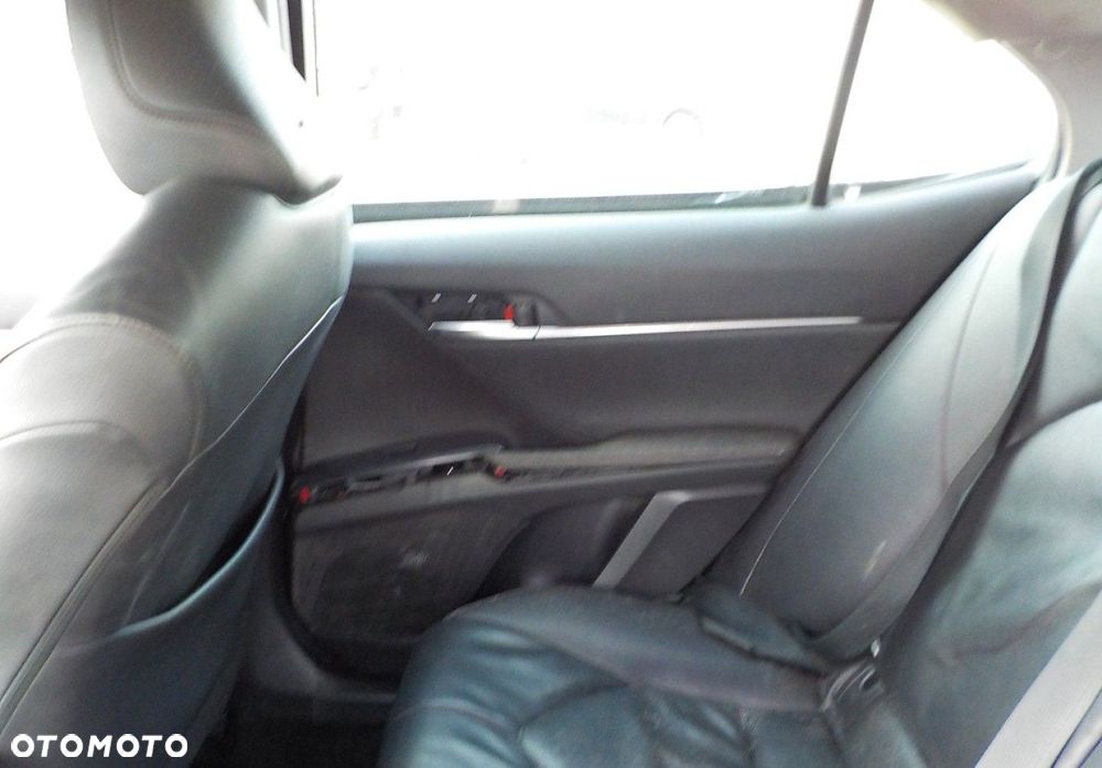 Toyota Camry - 20