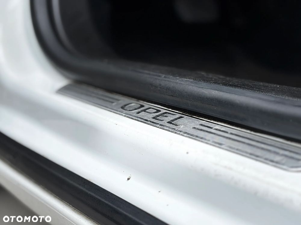 Opel Insignia - 30