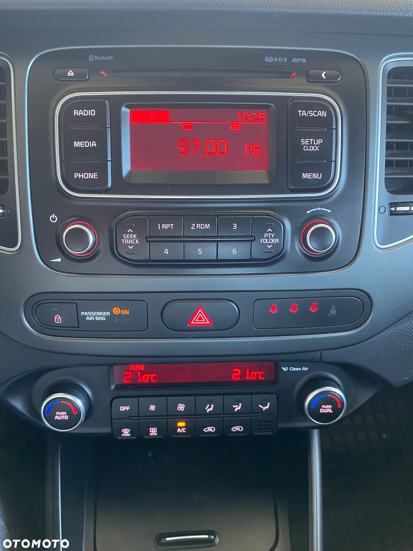 Kia Carens 1.6 GDI L - 13