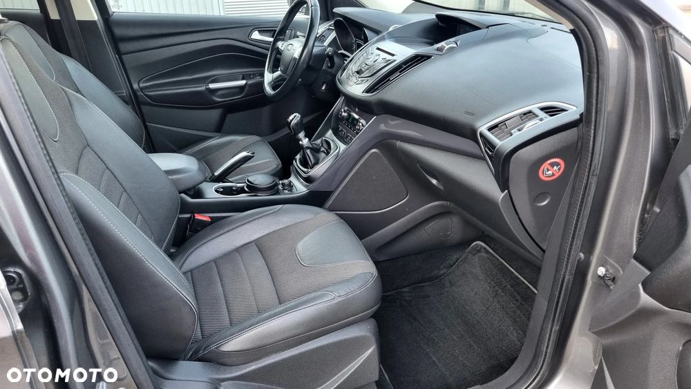 Ford Kuga 2.0 TDCi 4x4 Titanium - 12