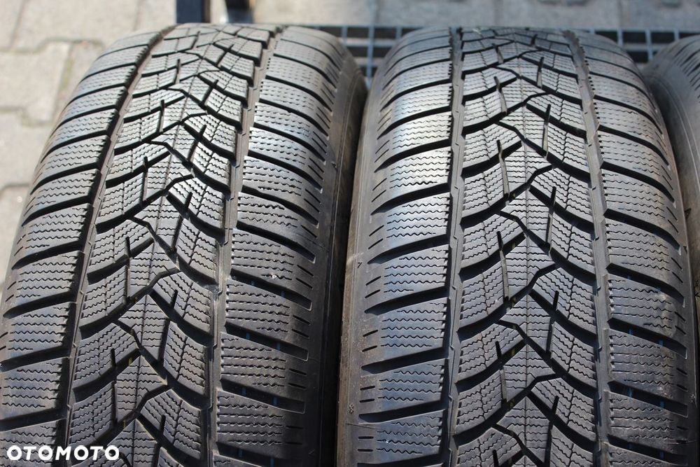 4x 235/65R17 DUNLOP WINTER SPORT 5 SUV 108V XL 23r 8mm - 2
