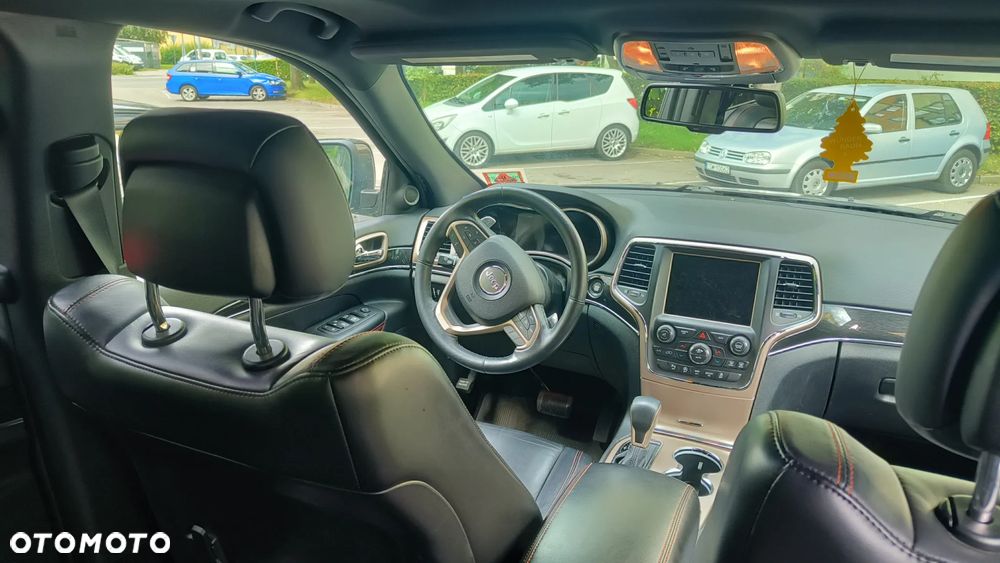 Jeep Grand Cherokee - 23