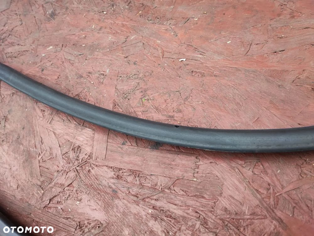 BMW E36 ORYGINALNA USZCZELKA LEWA / PRAWA DRZWI WERSJI CABRIO + USZCZELKA DACHU W DOBRYM STANIE. O NR: 8 176 273 / 8 176 274 / 8 135 273 OEM. BARDZO DOBRY STAN. - 6