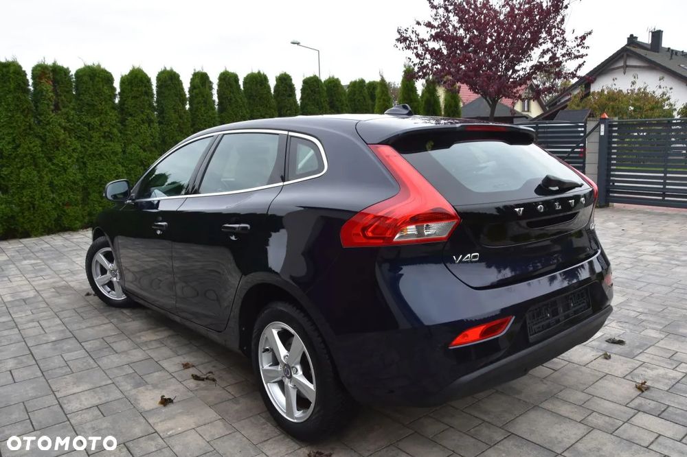 Volvo V40 D2 Momentum - 2