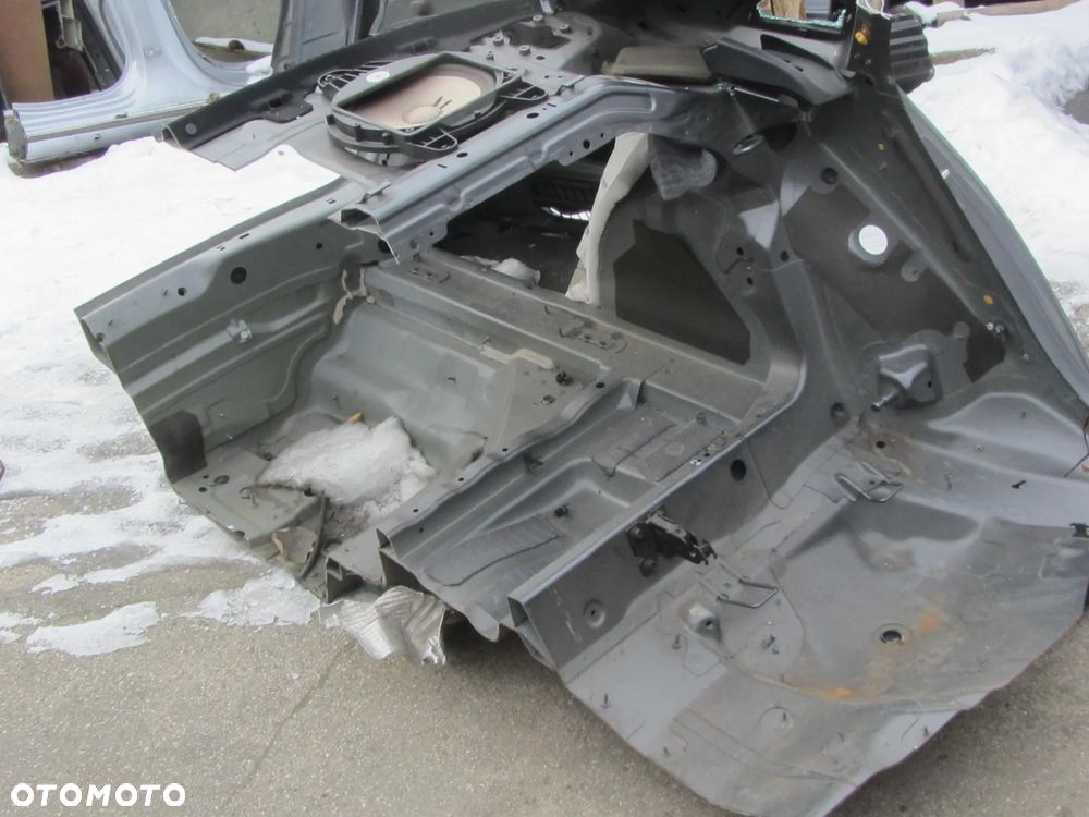 AUDI A4 B9 Sedan ćwiartka błotnik lewy tył lak .LX7R - 3