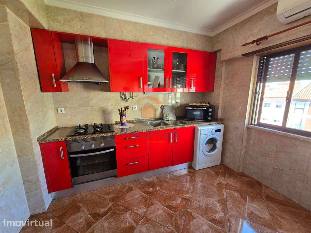 Apartamento T2 com Varanda, Parqueamento e Arrecadação | Póvoa de S... - Grande imagem: 5/18