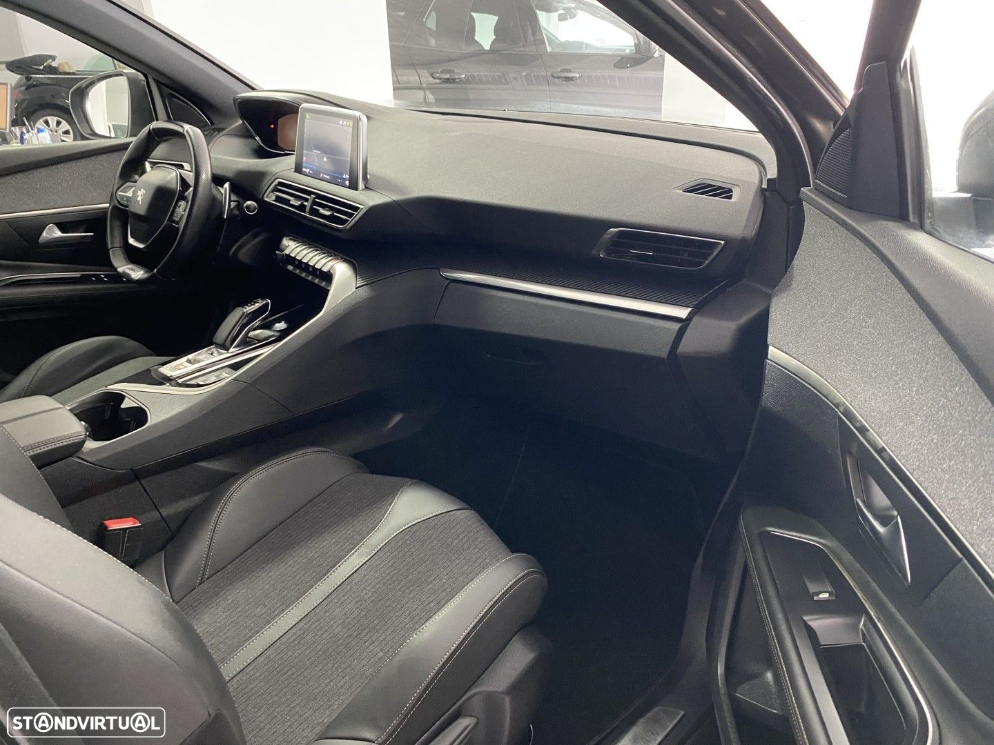 Peugeot 3008 1.6 Hybrid GT Line e-EAT8 - 17