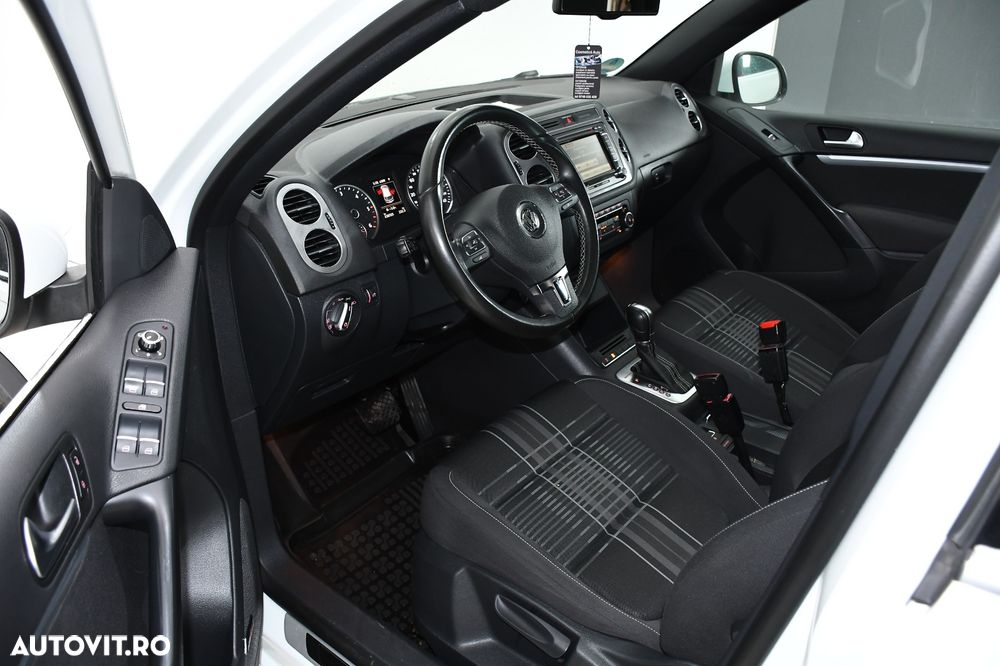 Volkswagen Tiguan 2.0 TDI DPF 4Motion BlueMotion Technology DSG Lounge Track & Style - 14