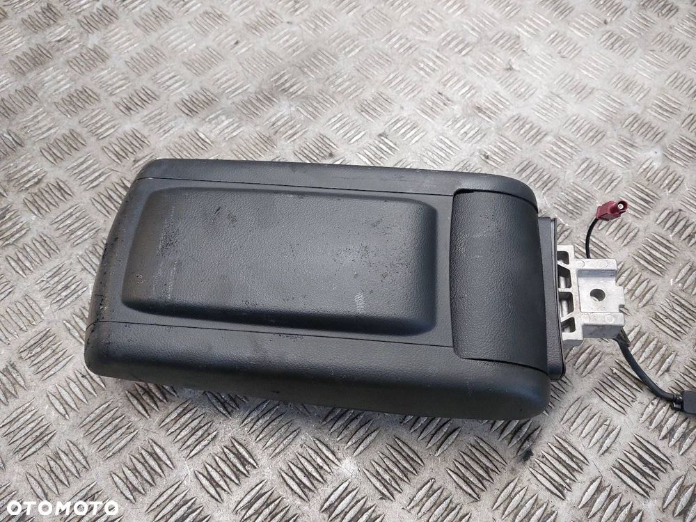 PODŁOKIETNIK AUDI A6 C6 - 6