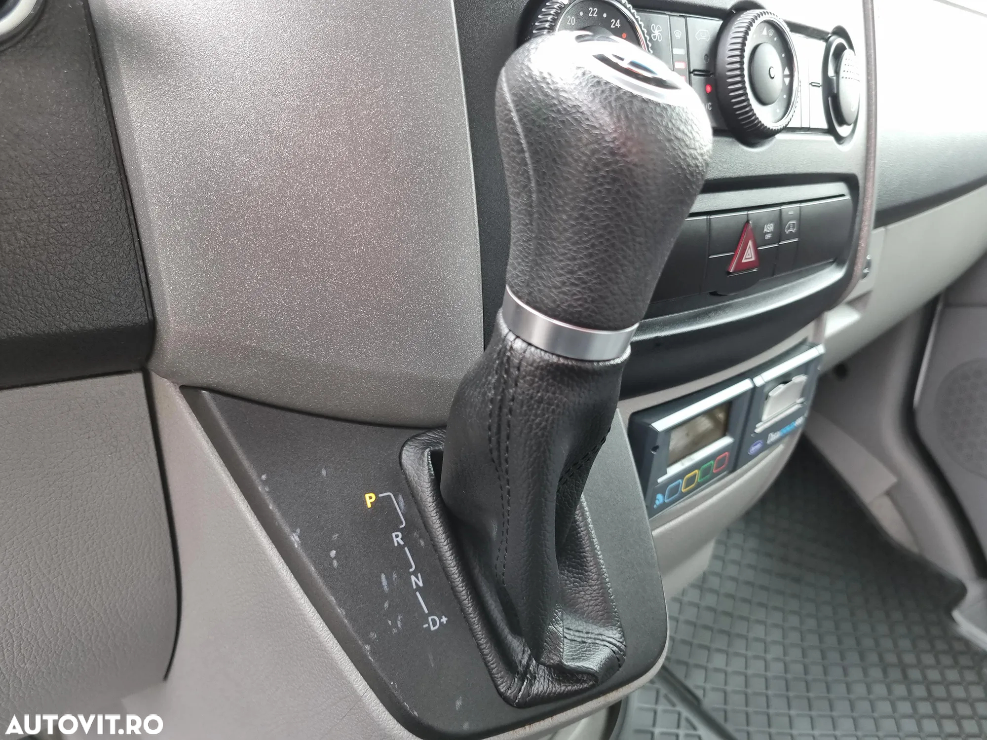 Mercedes-Benz Sprinter - 17