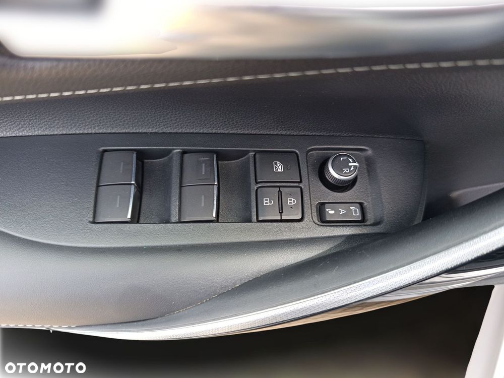 Toyota Corolla 2.0 Hybrid Executive - 24