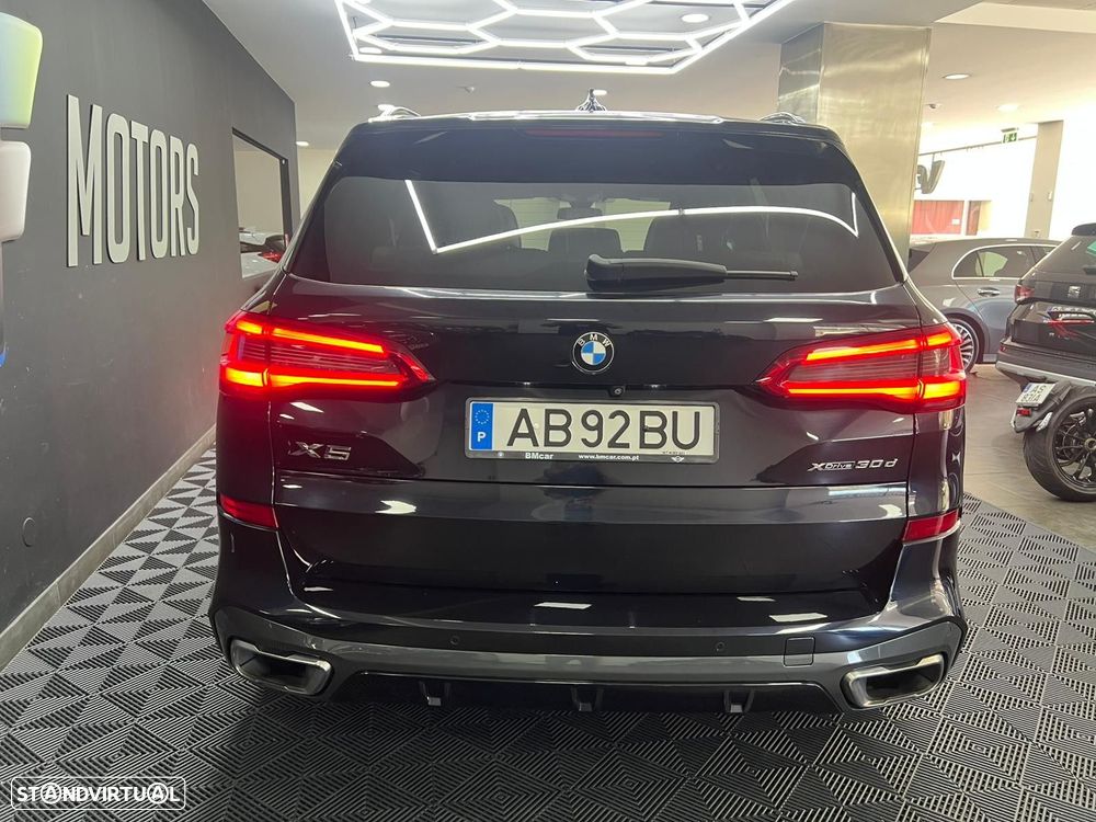 BMW X5 30 d xDrive Pack M 50 anos - 12