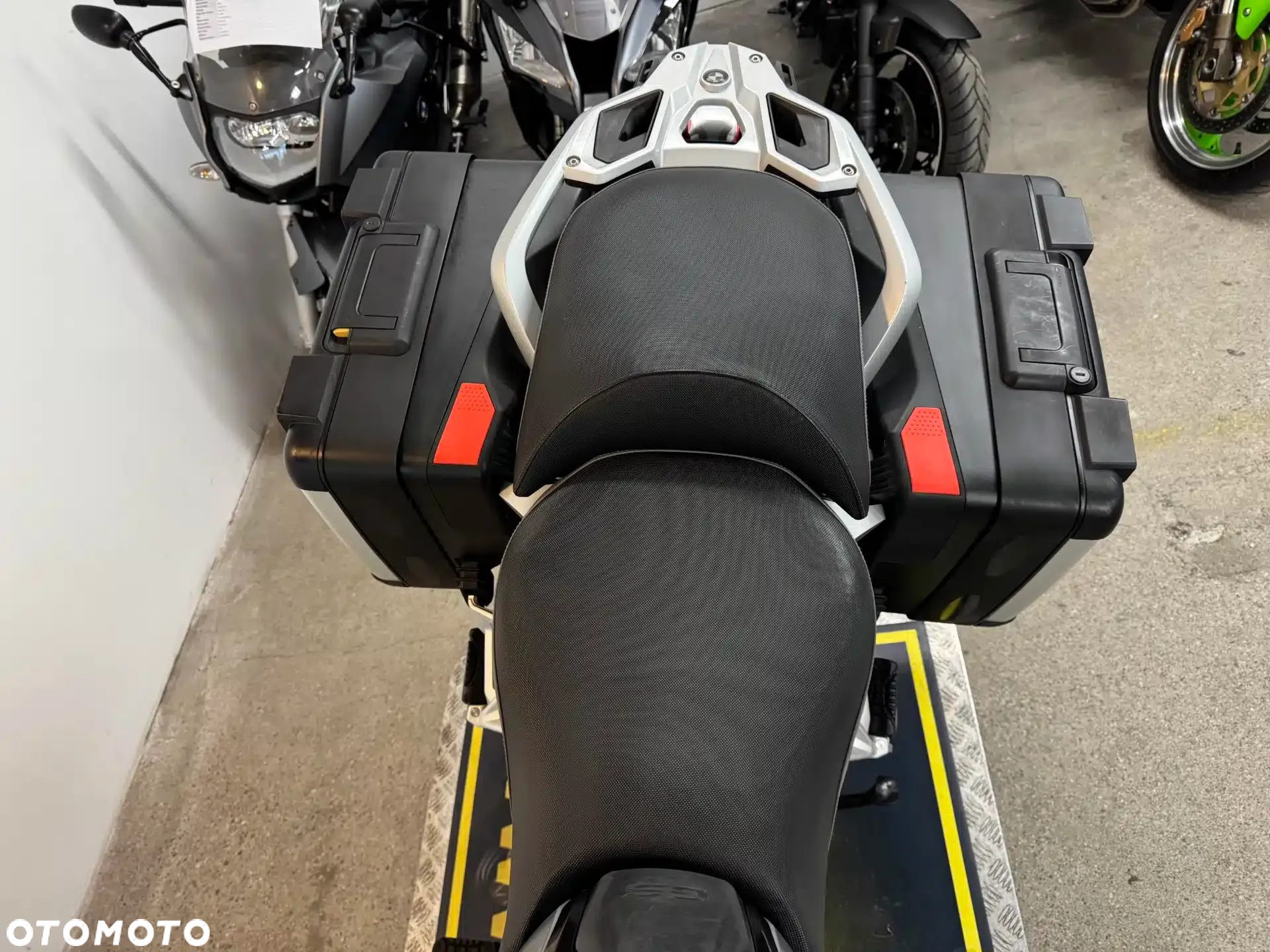 BMW R - 27