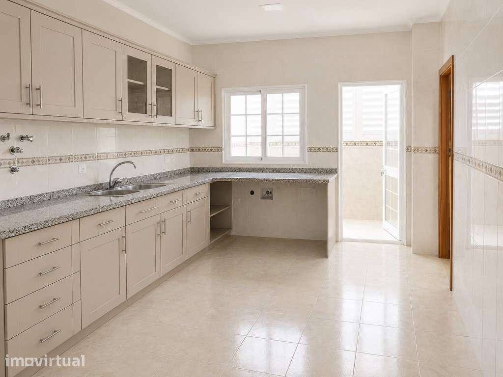 T3 com suite, varanda e garagem - Grande imagem: 3/12