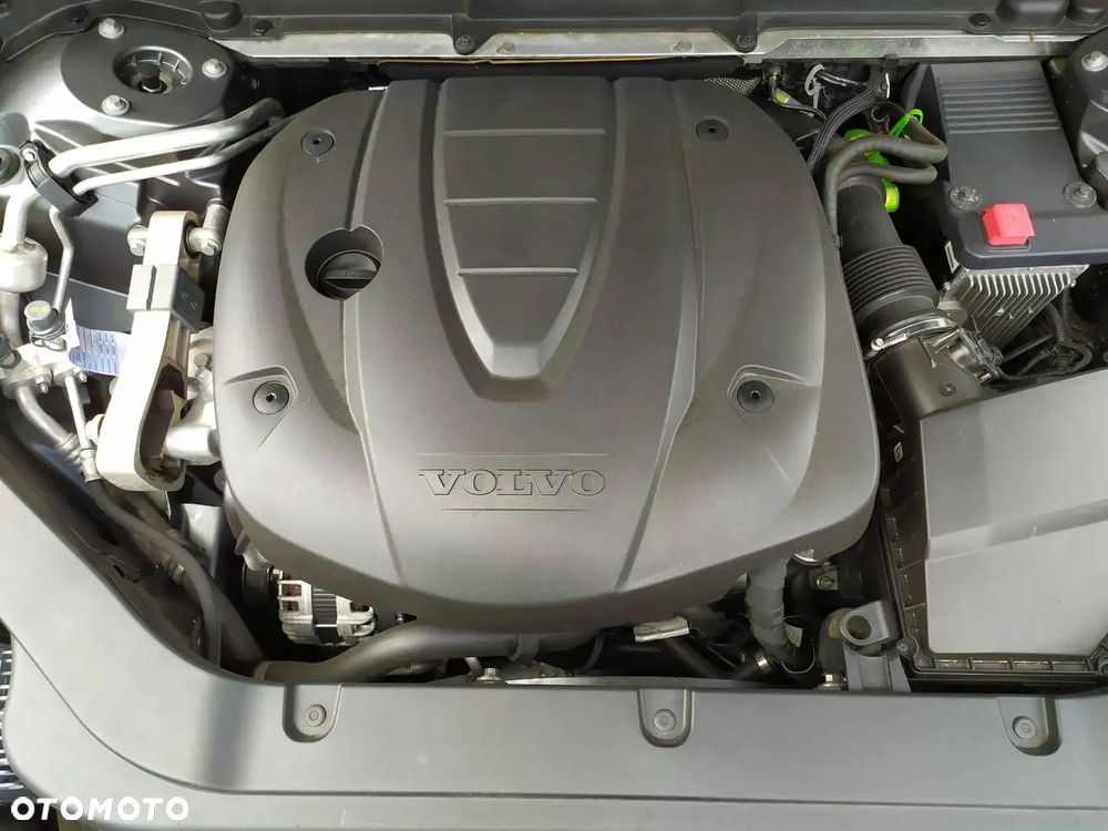 Volvo XC 60 D4 AWD R-Design - 19