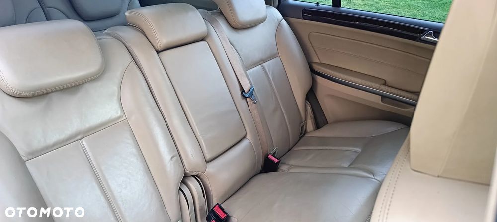 Mercedes-Benz GL 500 4Matic 7G-TRONIC - 30