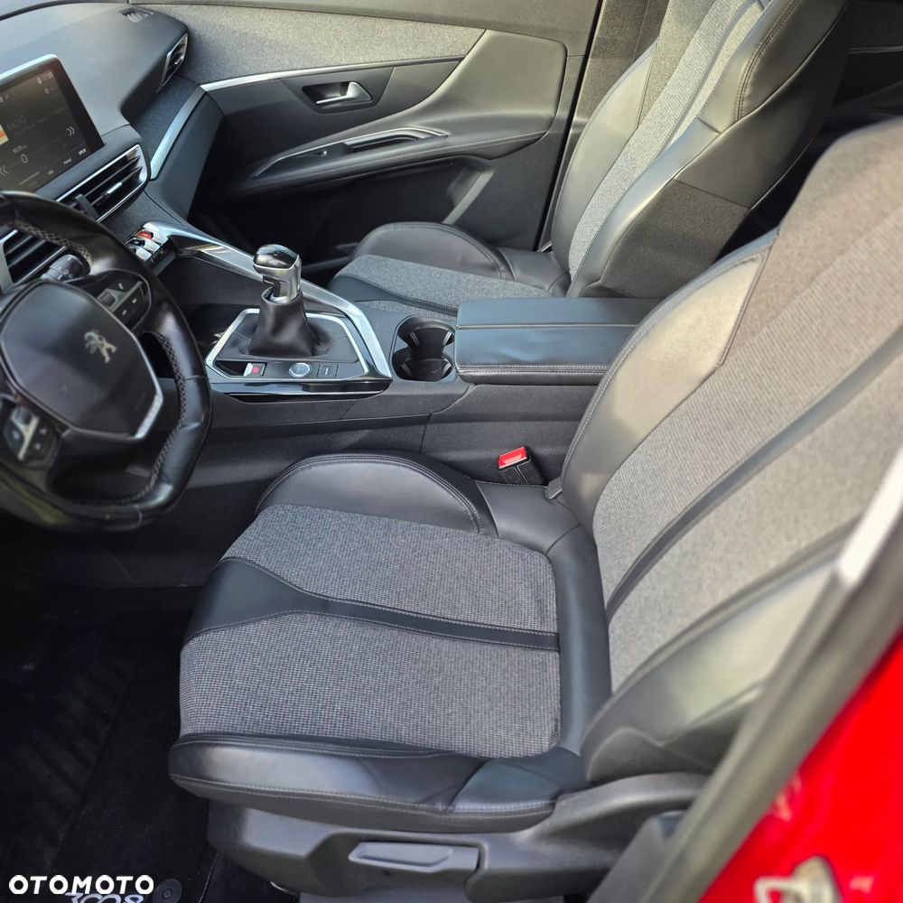 Peugeot 3008 PureTech 130 Stop & Start GPF Allure Business-Paket - 12