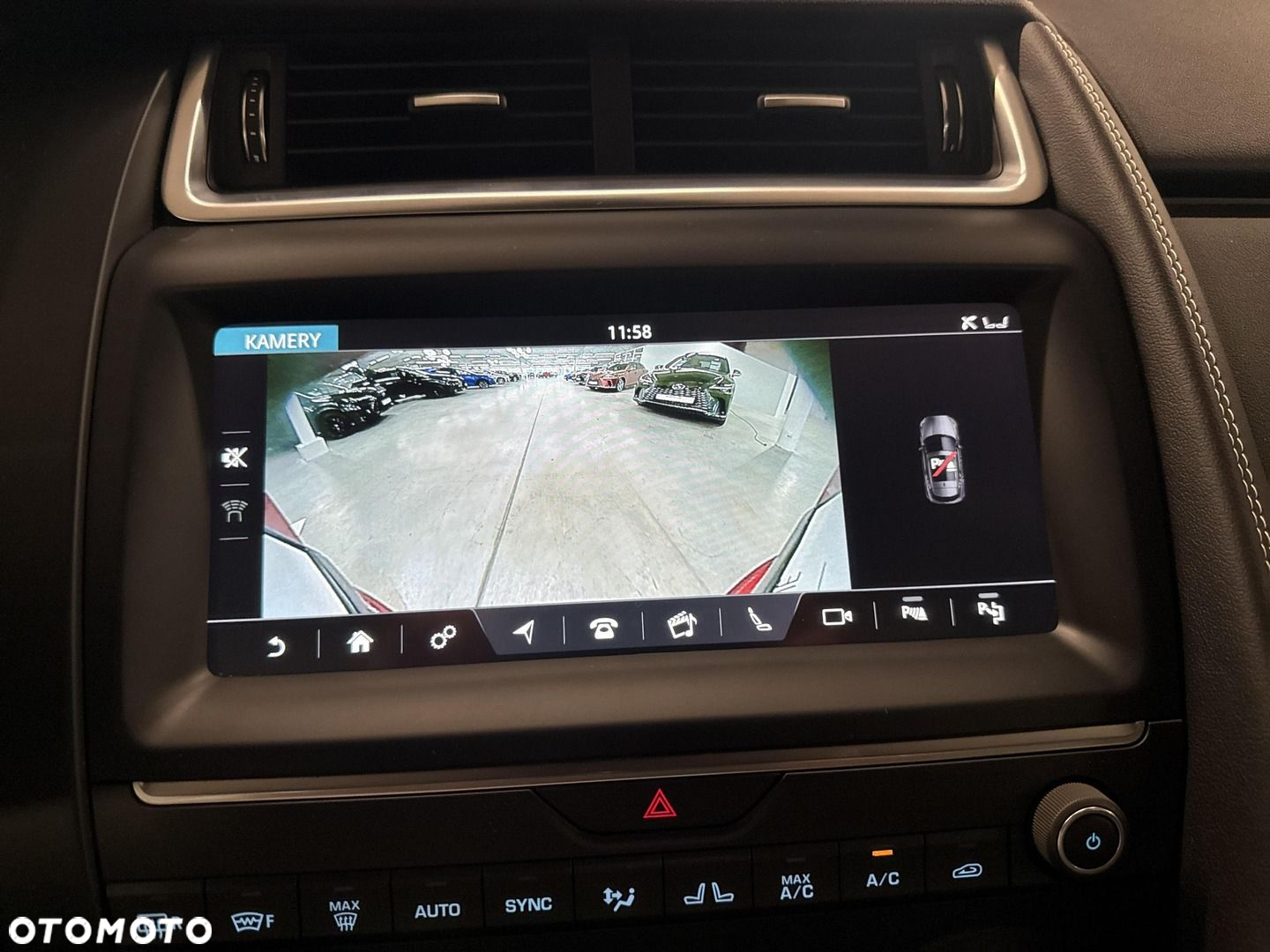 Jaguar E-Pace 2.0 i4P AWD R-Dynamic - 20
