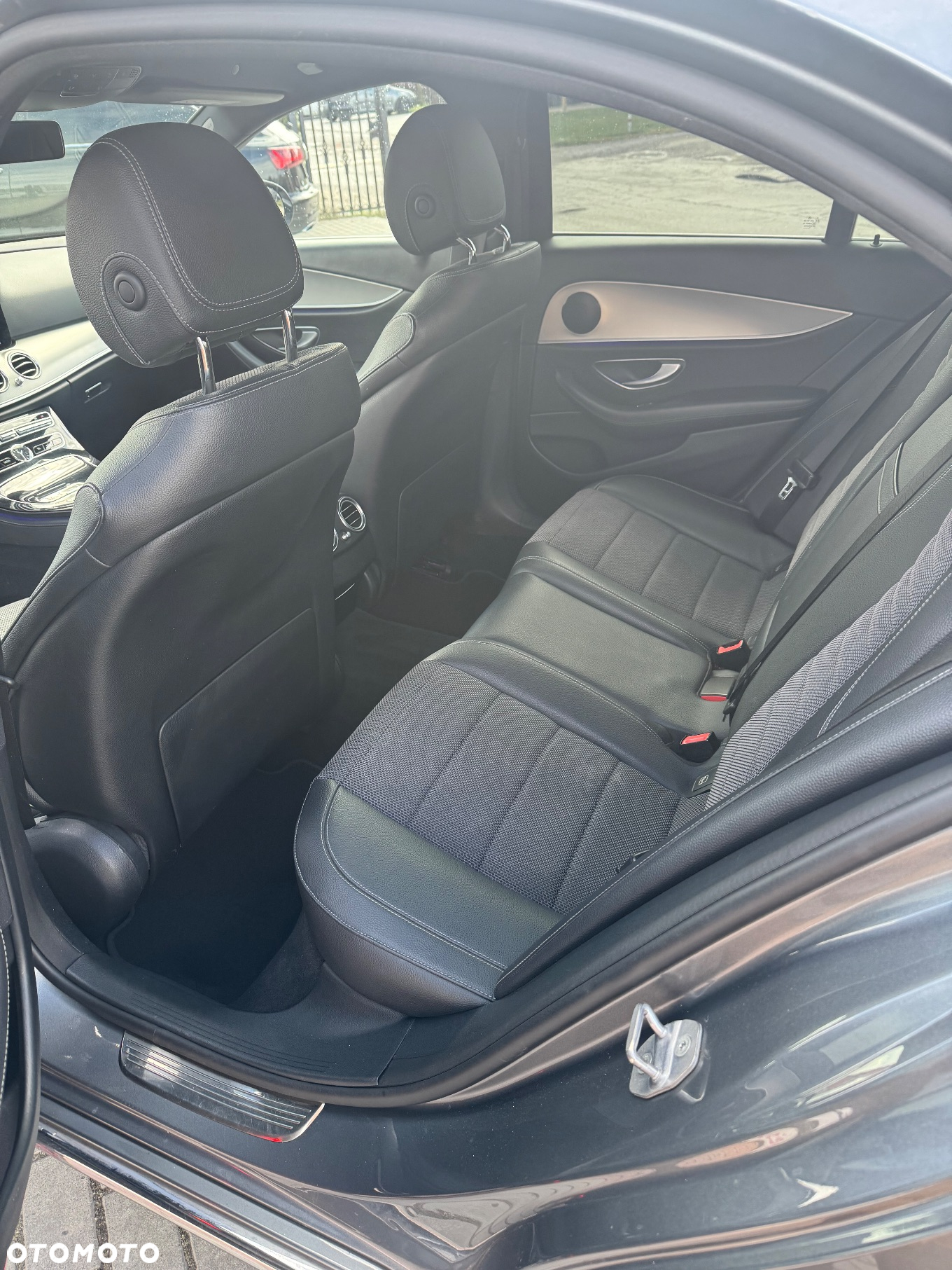 Mercedes-Benz Klasa E 200 4Matic 9G-TRONIC Avantgarde - 7
