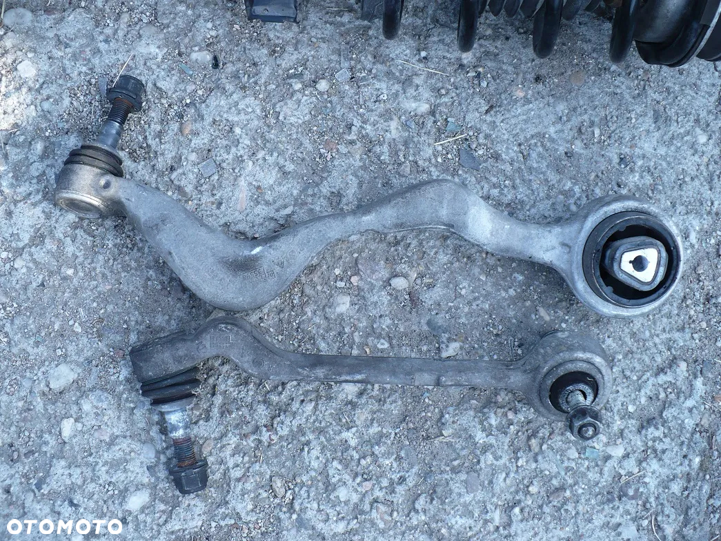 bmw 1 e81 e87 3.0i macperson kyb 334625 prawy - 8