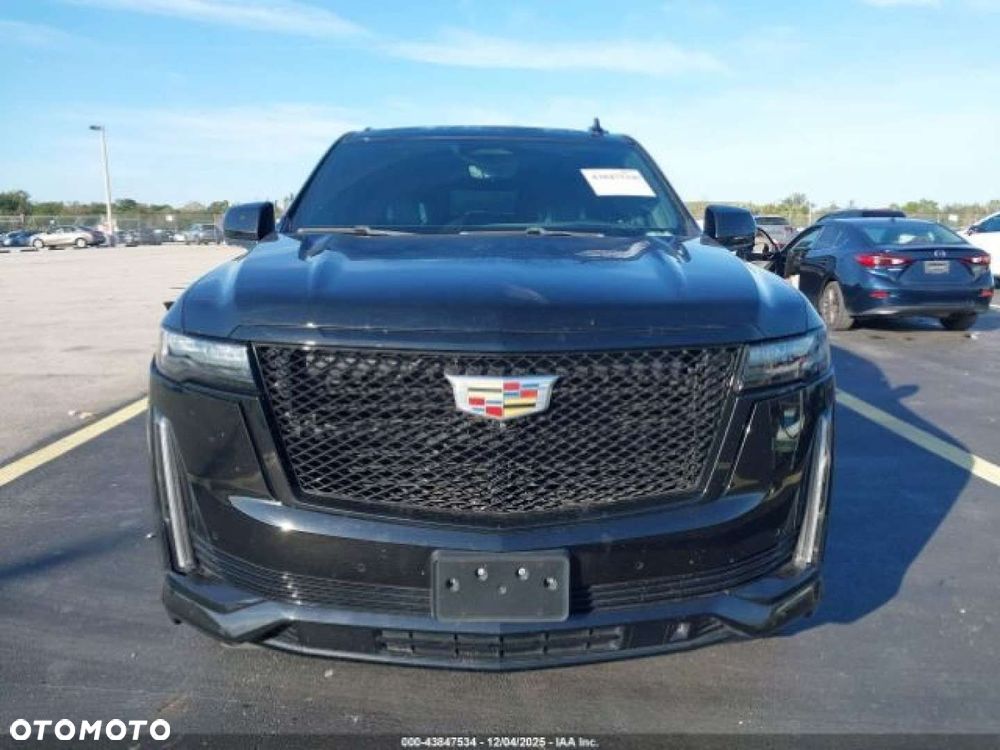 Cadillac Escalade - 2