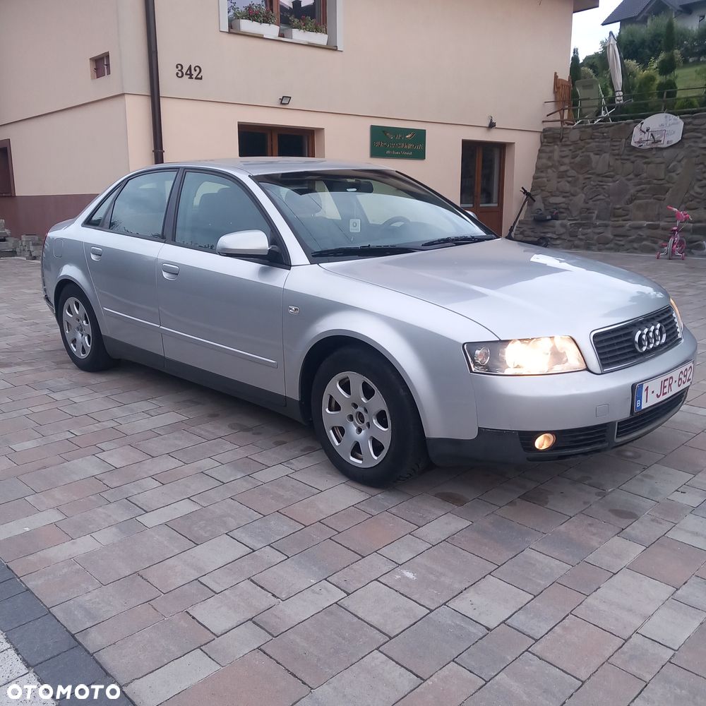Audi A4 Limousine - 10