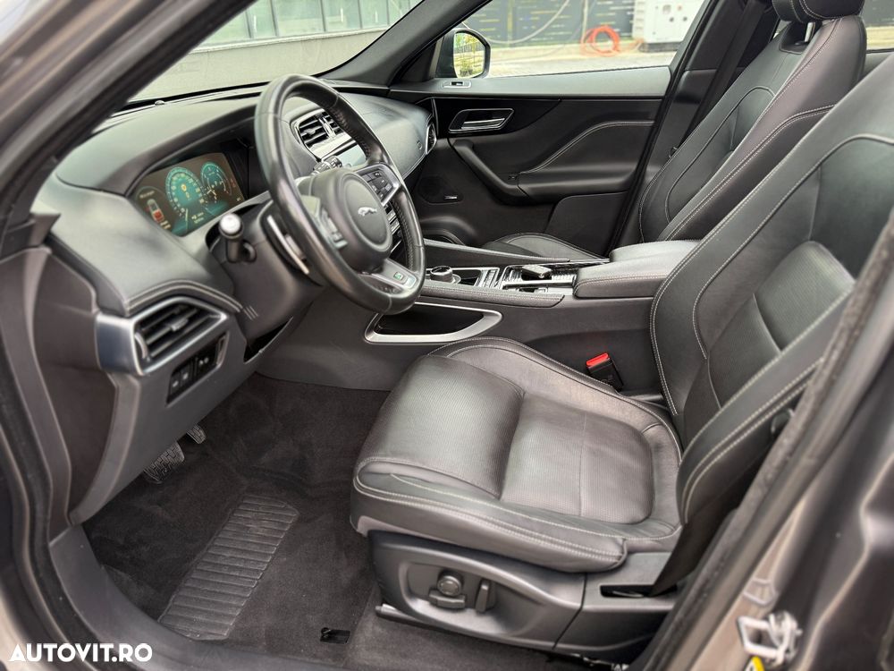 Jaguar F-Pace 25d AWD Aut. R-Sport - 24
