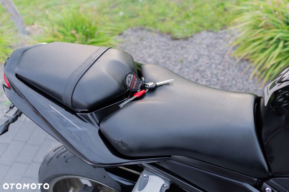 Yamaha FZ - 16