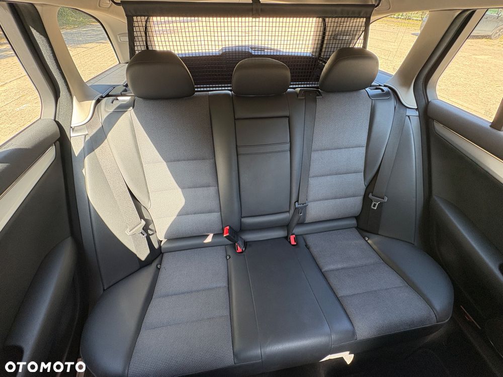 Mercedes-Benz Klasa C 180 Kompressor Automatik BlueEFFICIENCY Avantgarde - 17