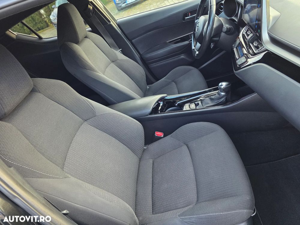 Toyota C-HR Hybrid Club - 11