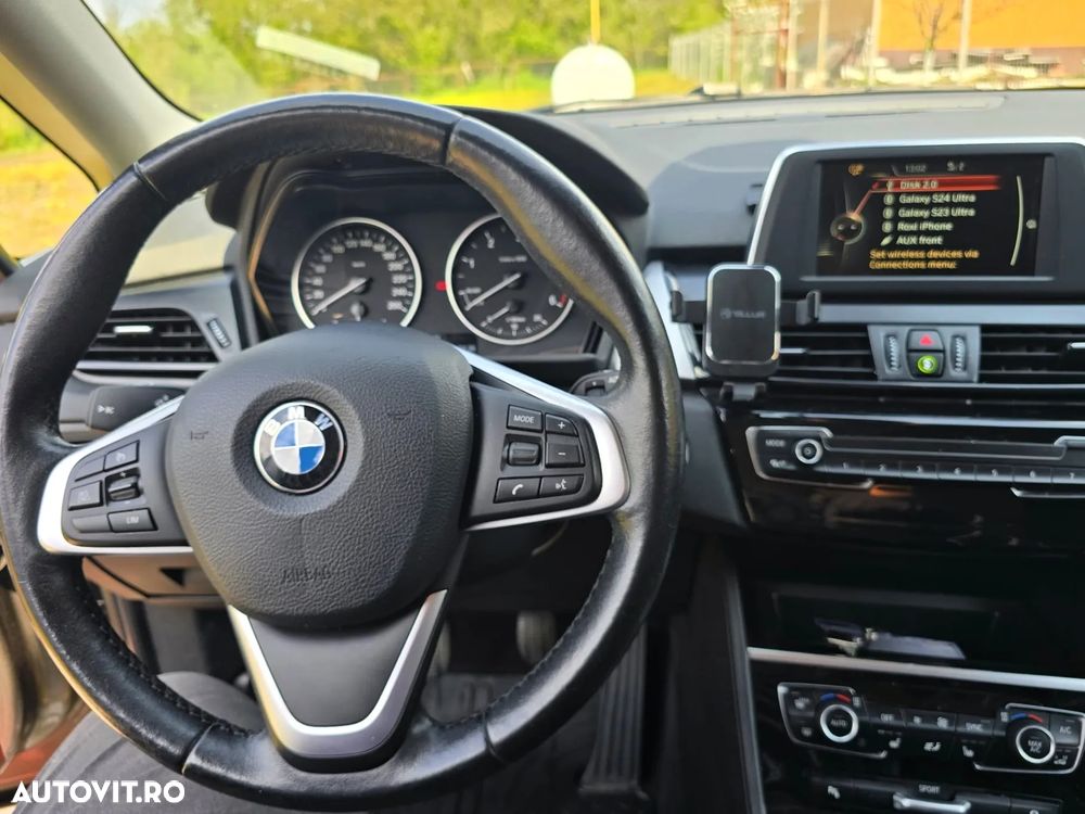 BMW Seria 2 216d - 6