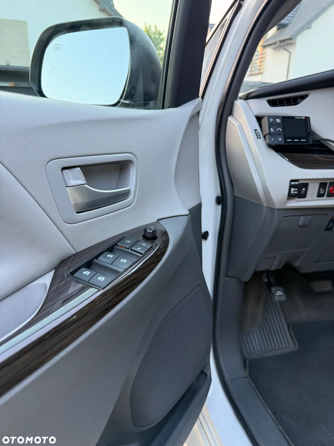 Toyota Sienna 3.5 V6 XLE AWD - 28