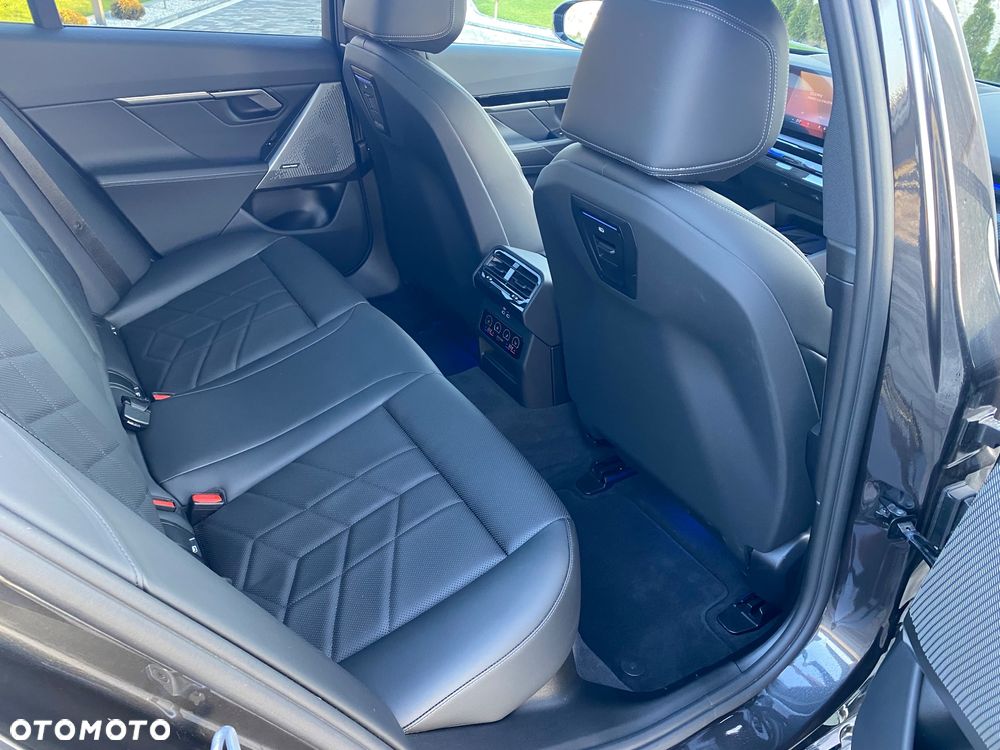 BMW Seria 5 520d xDrive - 29