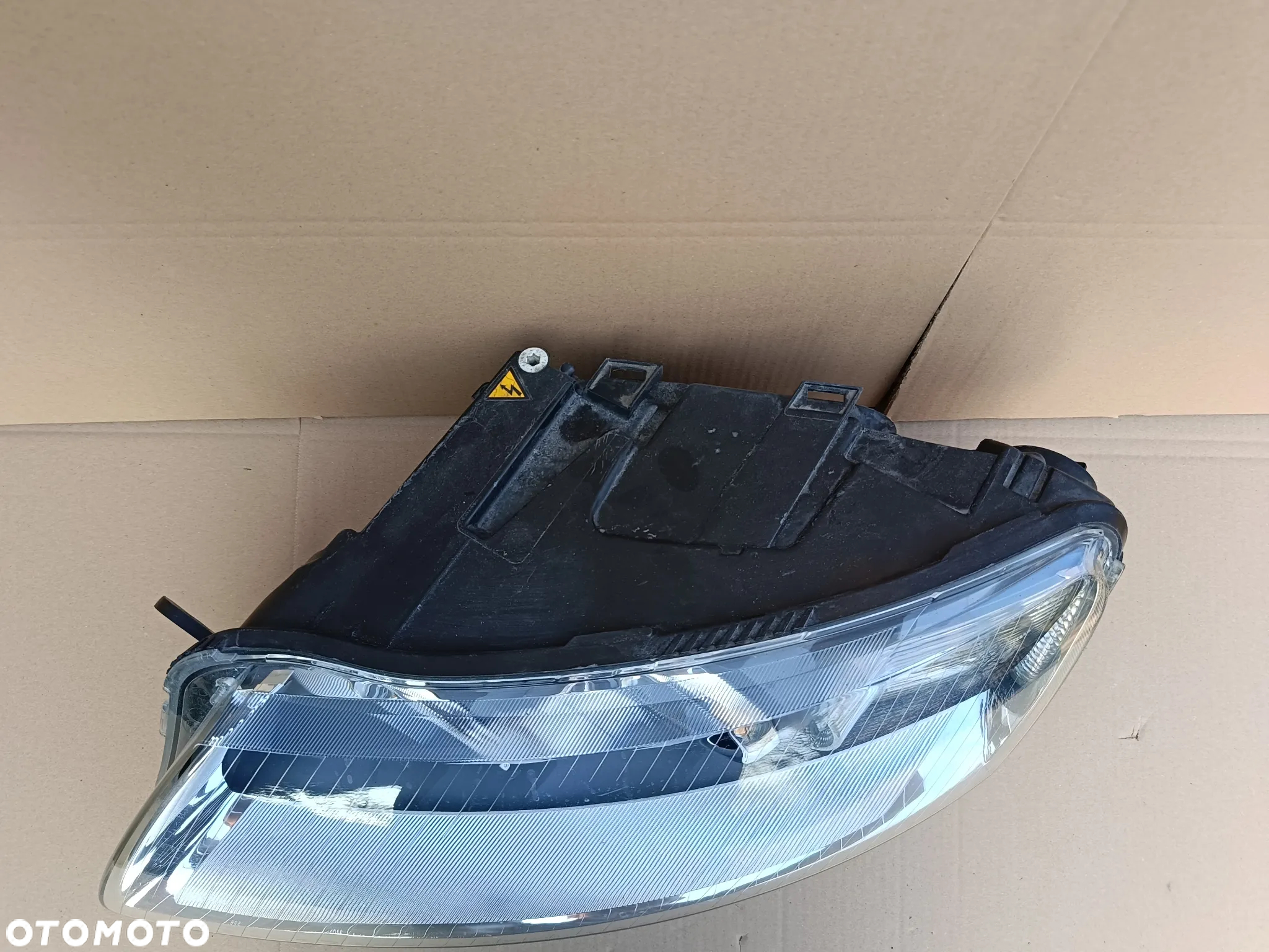 Lampa przednia prawa VW Polo VI 6 reflektor 2G1941006 - 2