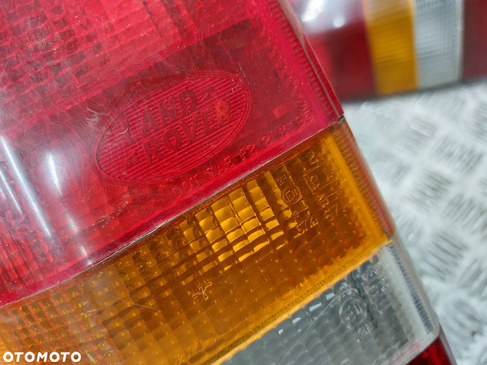LAMPA LEWY TYŁ + PRAWY TYŁ LAND ROVER DISCOVERY I - 2
