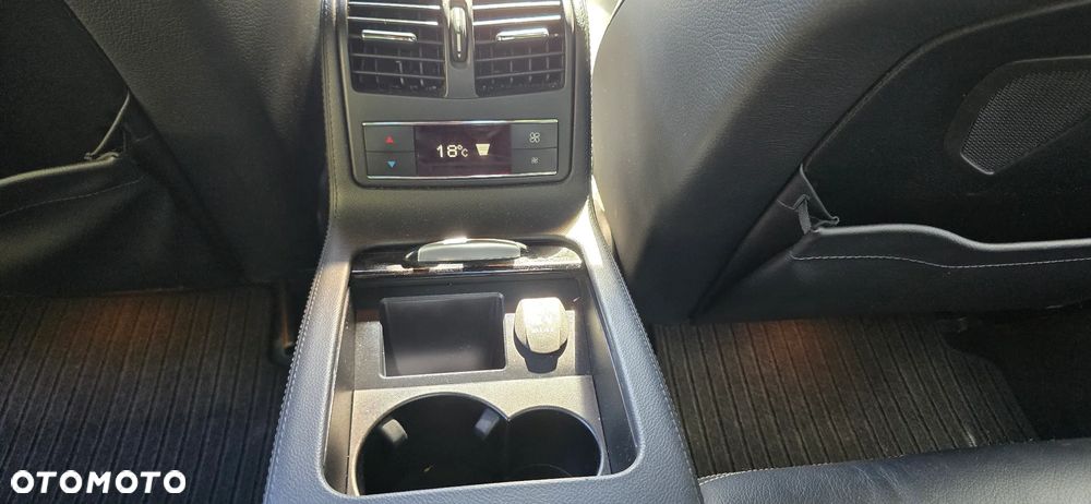 Mercedes-Benz CLS 500 4-Matic BlueEff - 25