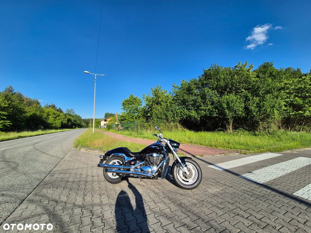 Suzuki Intruder - 3