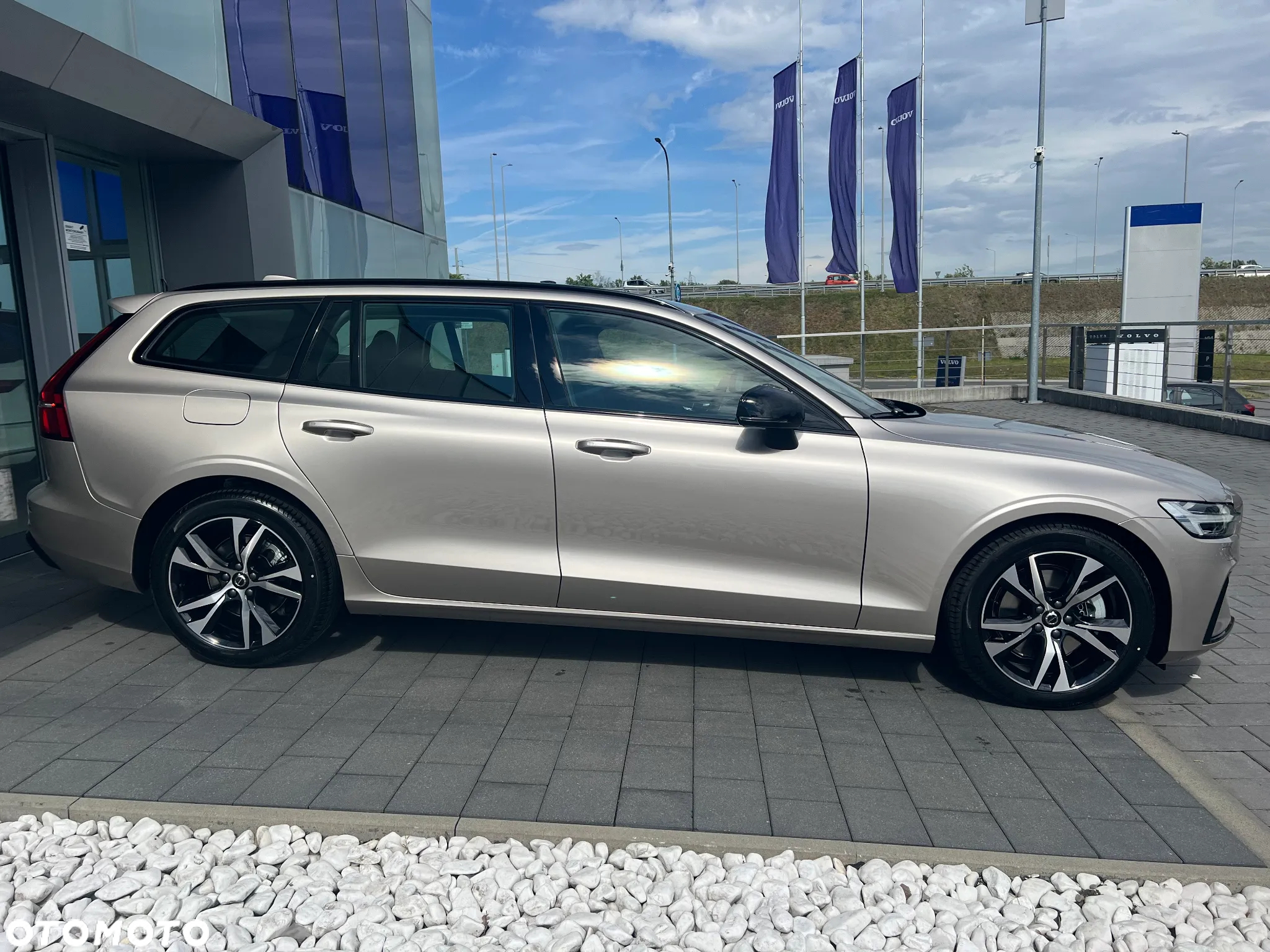 Volvo V60 B4 B Plus Dark - 5