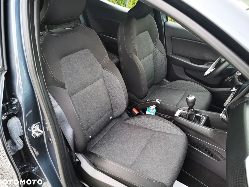 Renault Clio TCe 100 EXPERIENCE - 23