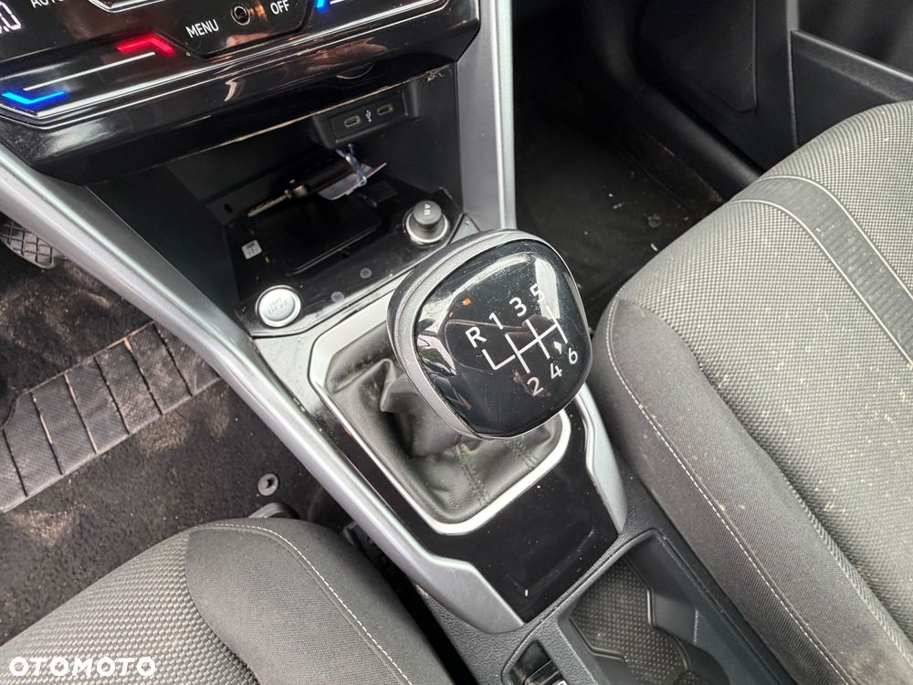 Volkswagen T-Roc - 11