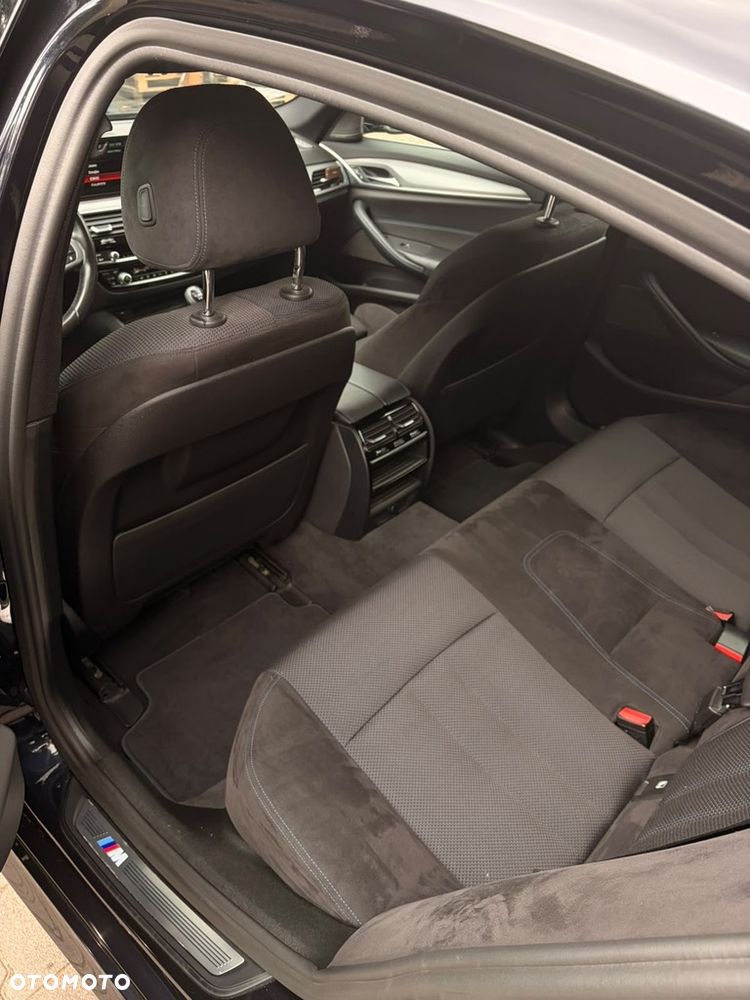 BMW Seria 5 520d M Sport - 13